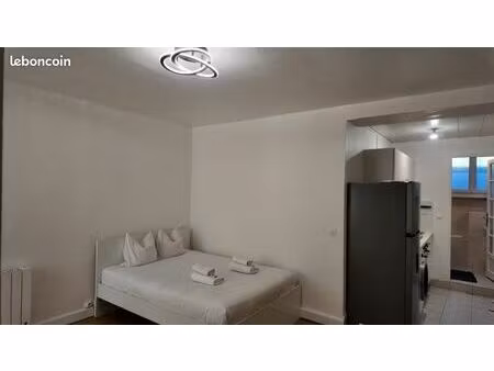 appartement meublé - 30.5 m2 - paris 14e rue d'alésia - dispo asap