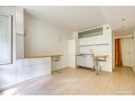 studio 1 pièce 22 m²