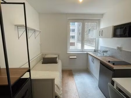studio meuble a louer rue de la pompe face au lycee janson de sailly