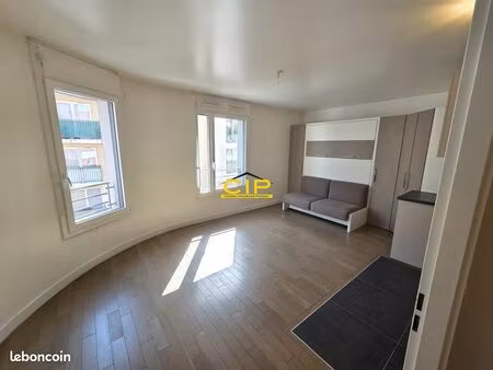 studio 1 pièce 32 m²