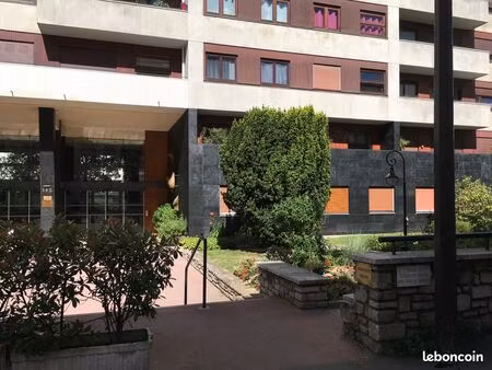 15m2  belle copropriété  accès ascenseur