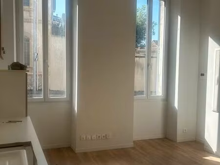 t2 rénové 45m2 rdc centre ville