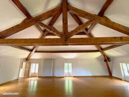 magnifique appartement de quatre pièces à rénover