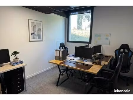 bureau privatif 13 m² – jusqu'à 4 postes – 400 ht/mois tout inclus