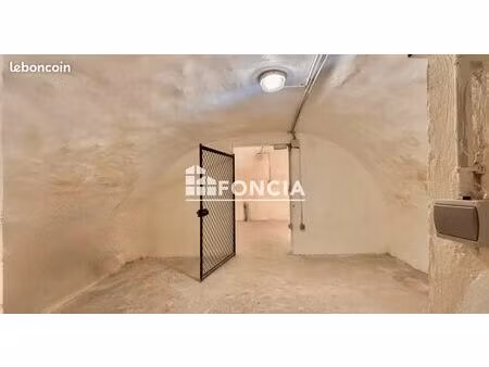 paris 4e – rue rambuteau | caves voûtées – sous-sol privatif complet