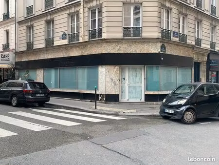 courcelles boutique d'angle murs vides