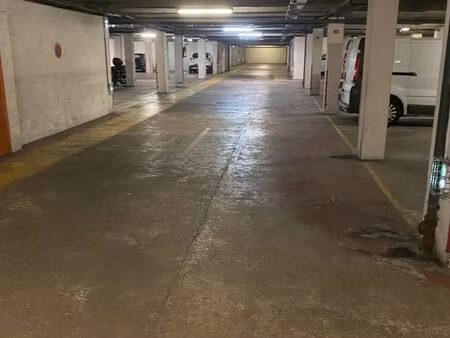 grande place de parking xxl (2m30 x 7m20) et sécurisé – paris 11e (oberkampf / saint ambro