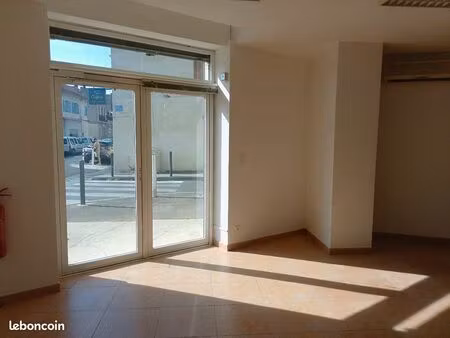 local professionnel 53m2 -marseille 15e a proximité immédiate des les pennes mirabeau - zo