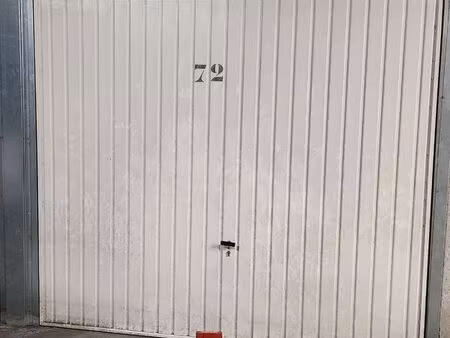 location box fermé dans résidence sécurisé