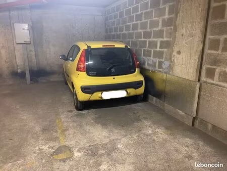 parking à vendre-léon frot/charonne