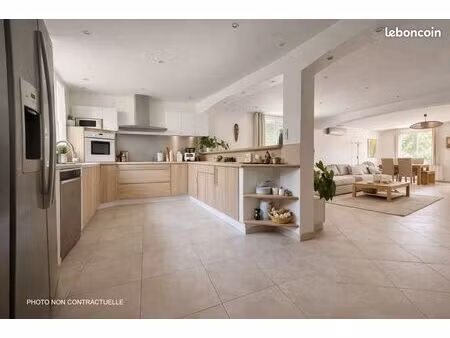 en exclusivité - rare à la vente – maison avec piscine au cœur des accates