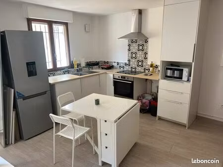 appartement t1 bis de 38 51 m² – centre-ville du puy-sainte-réparade – 130 000