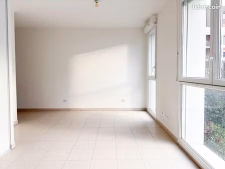 studio 1 pièce 26 m²