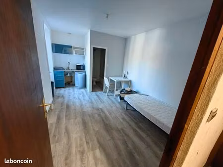 studio is centre - 15mn cea