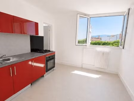 appartement 3 pieces de 72 m2 – refait a neuf – logement disponible immediatement