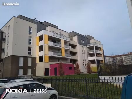location studio 25 m2 + terrasse en attique de 25m2