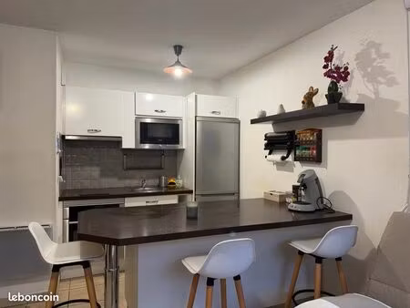 appartement t2+terrasse+parking+garage+piscine