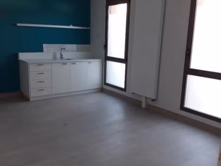 bureau 23 m²