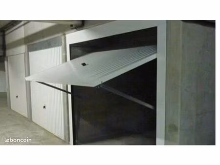 grand garage fermé 20 m² – esplanade strasbourg – porte automatique