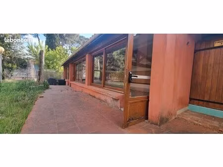 local professionnel 100 m² - sanary quartier gorguette