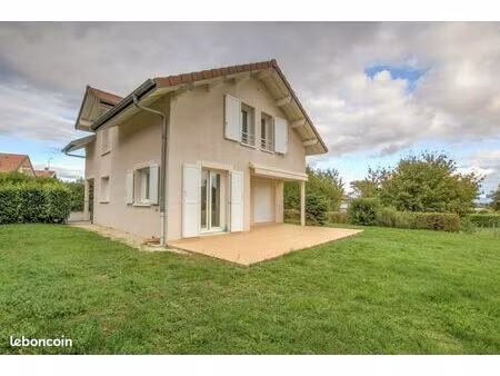 villa 5 pièces 120 m²