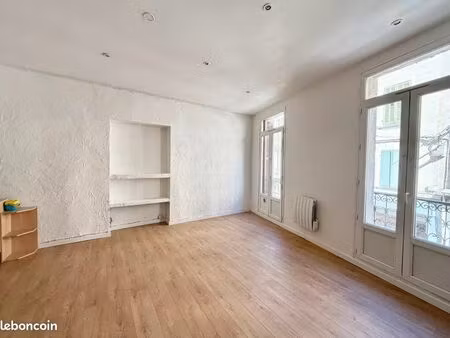studio lumineux 30 m² + mezzanine – centre-ville brignoles – idéal investissement ou primo
