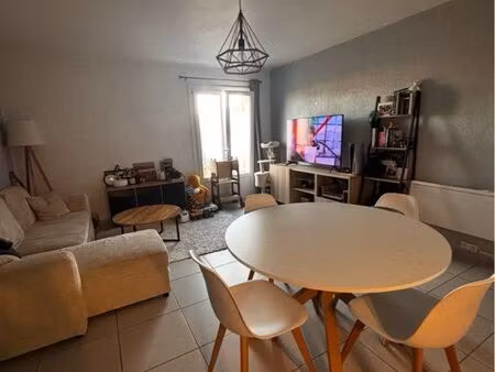 appartement t2 dernier étage avec parking