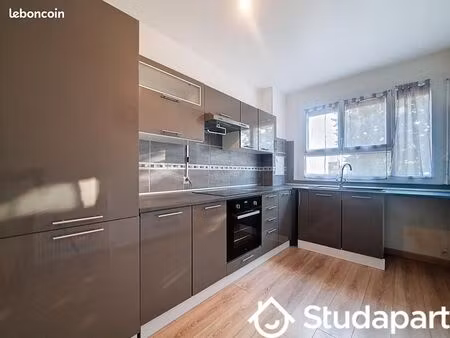 chambre 1 pièce 11 m²