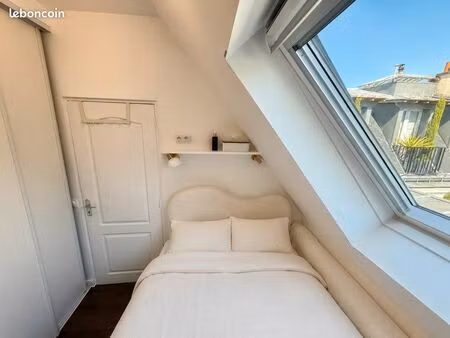 appartement au coeur du triangle d'or (rue de marignan)