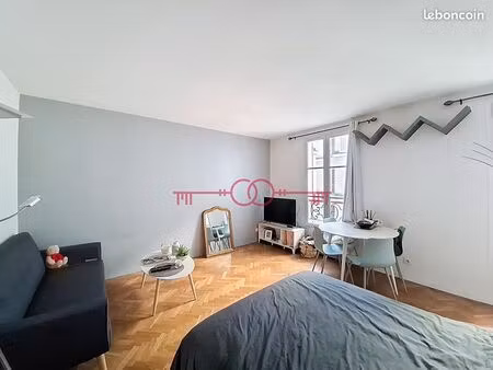 studio 1 pièce 28 m²