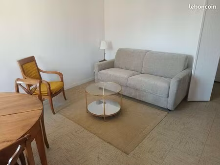 beau t3 meublé avec vue  loggia et parking à toulon la rode