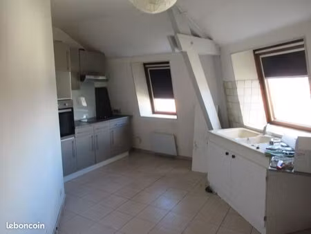 auxerre a louer grand f3 (90 m2) avec garage