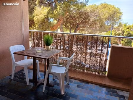 studio port de hyères de septembre à juin