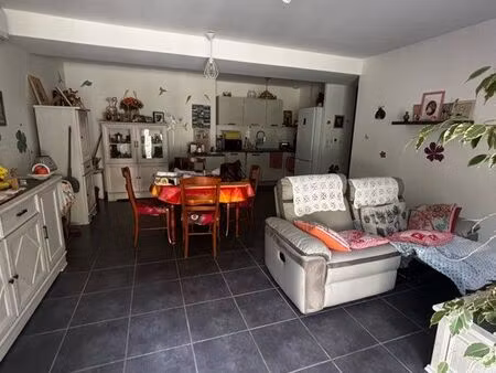 t3 74 m² - jardin et grande terrasse - garage - parking