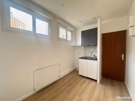 studio cosy 18 m² proche gare rer c et commerces