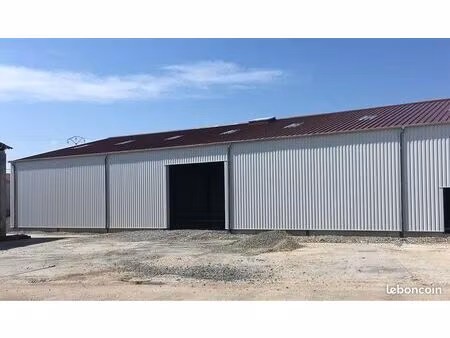 100m2 à louer dans hangar de 150m2