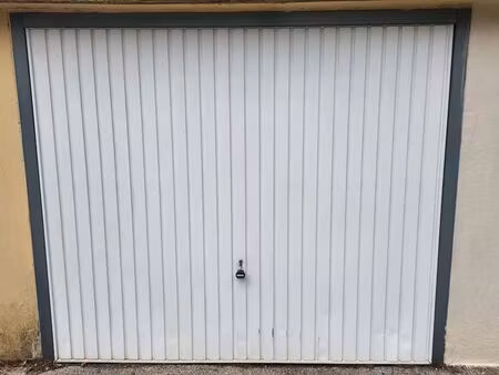 vends garage fermé toulon-est