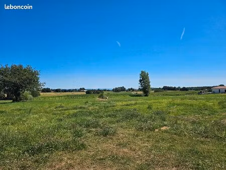 terrain 645 m² polliat