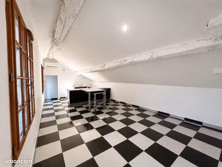 appartement t2 lumineux avec poutres apparentes + parking couvert