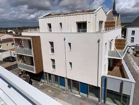 vente bureaux et commerces à saint-hilaire-de-riez (85270) : à vendre / 56m² saint-hilaire
