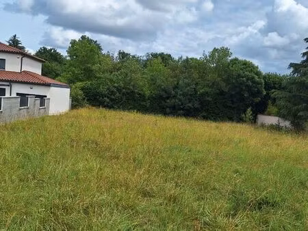 terrain 593 m2 saint maurice de gourdans