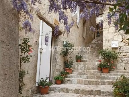 callas : maison de village rénovée 3 pièces