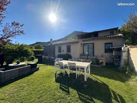 villa à st andré les alpes