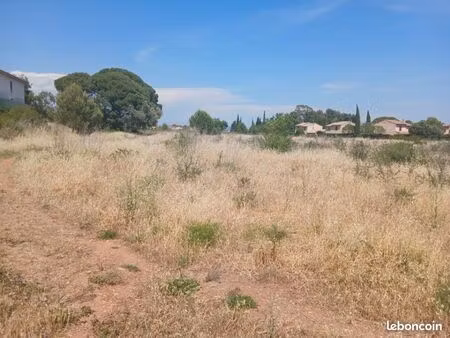 terrain 147 m² cuers