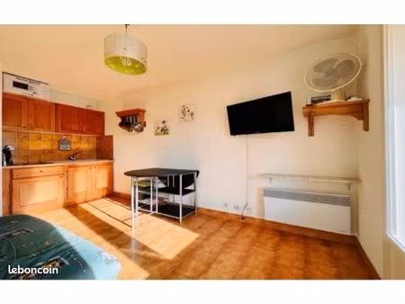 appartement de 2 pièces avec loggia vue sur mer