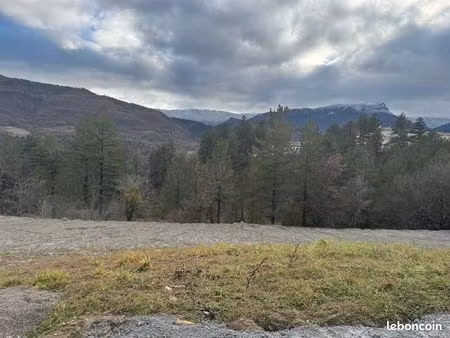 terrain 1 500 m² bevons