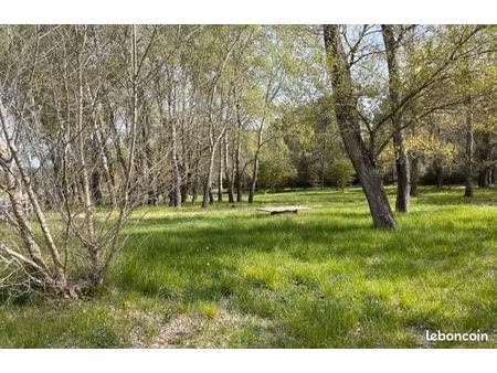 terrain 943 m² salernes