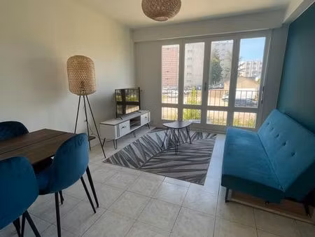 appartement meublé refait à neuf à deux pas du centre-ville