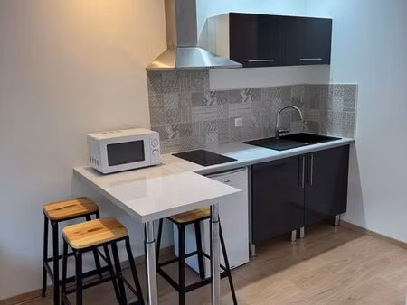 studio 30 m2 meublé et équipé – idéalement placé