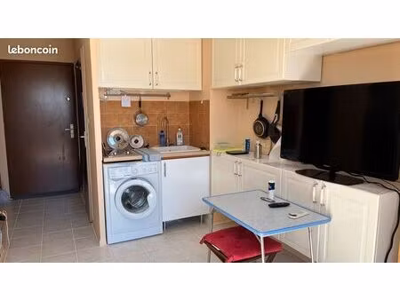 studio  très calme et vue dégagée